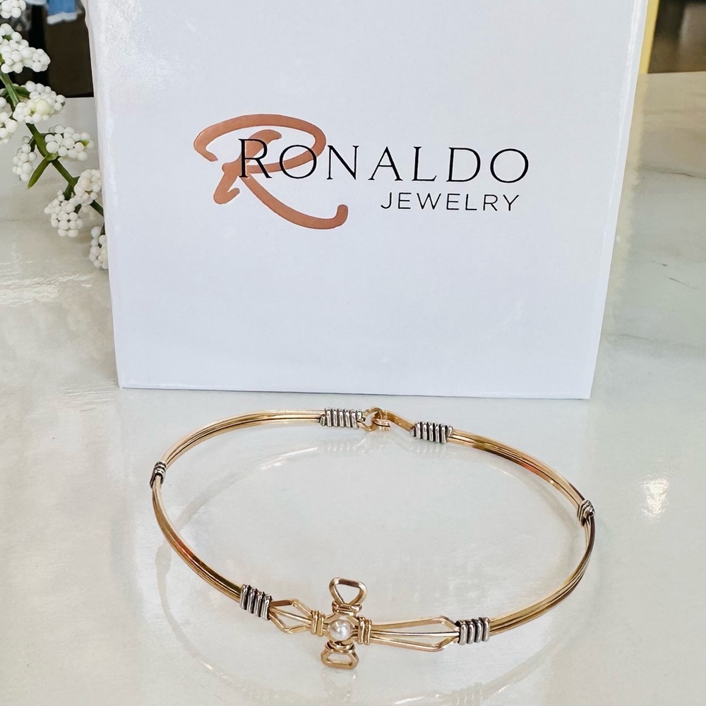 “Jesus Loves Me” Bracelet by Ronaldo Jewelry Size 8 Gold/Silver